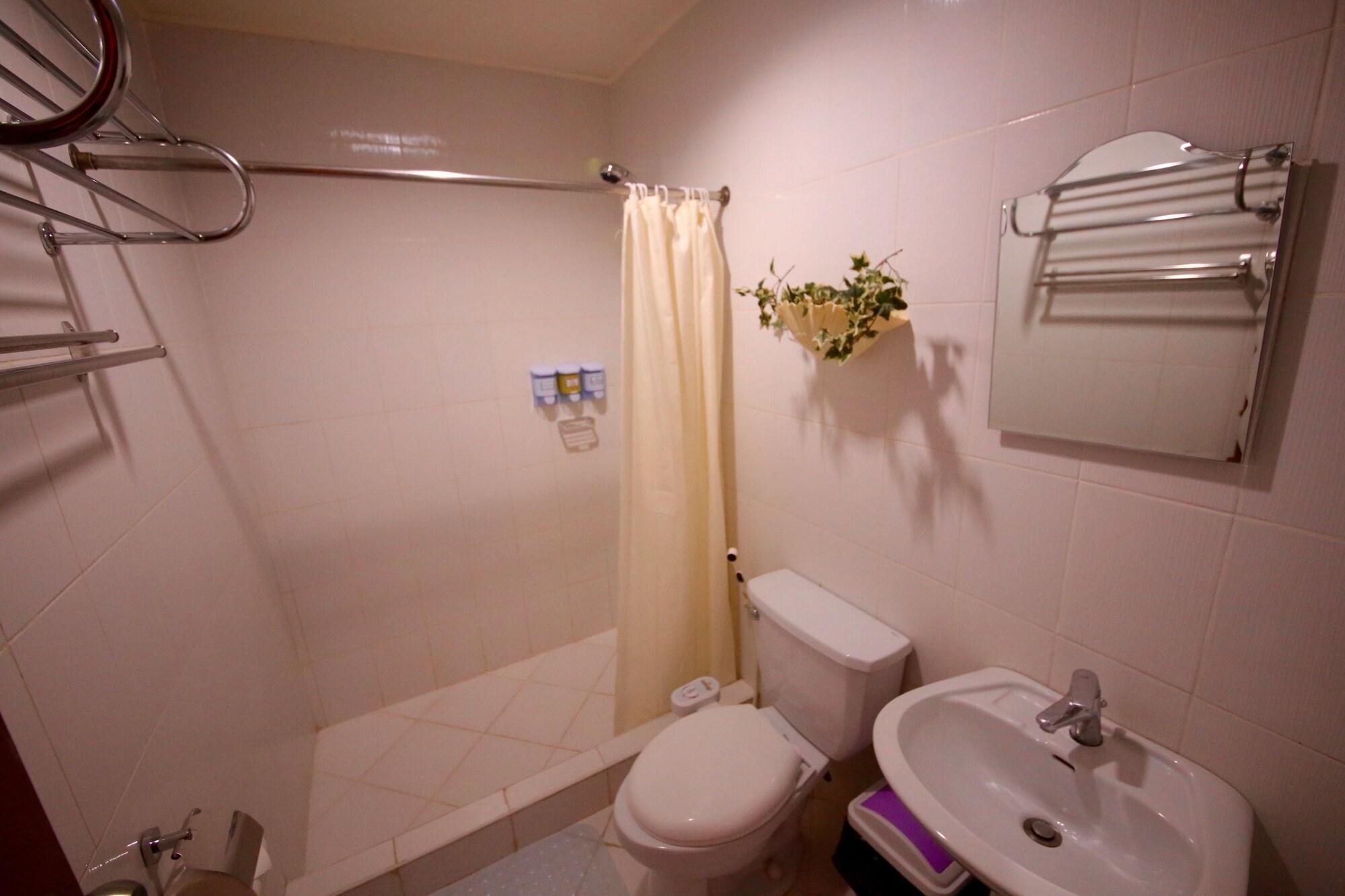 Dee Guesthouse White Sands Lapu-Lapu City Bagian luar foto