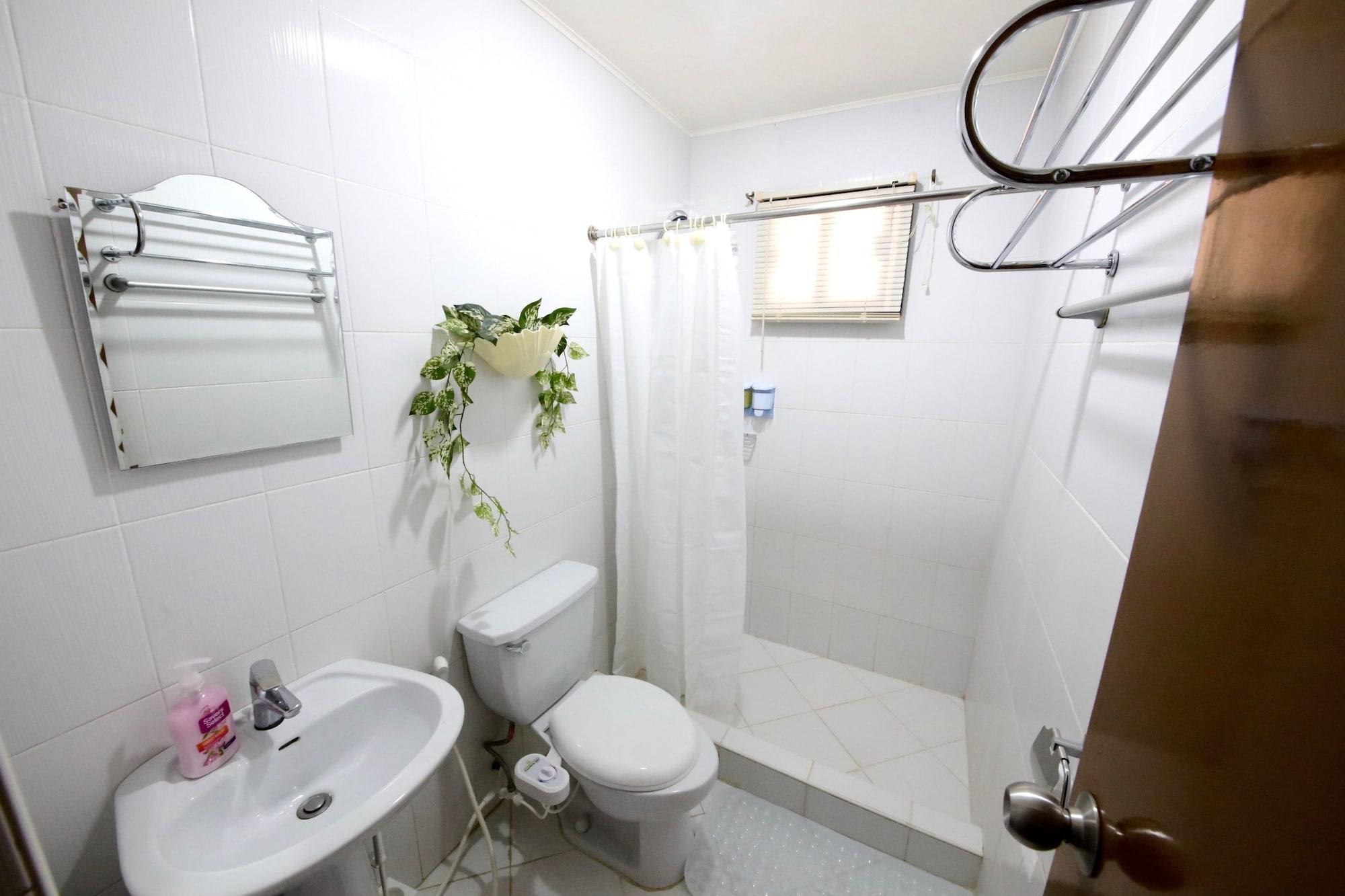 Dee Guesthouse White Sands Lapu-Lapu City Bagian luar foto