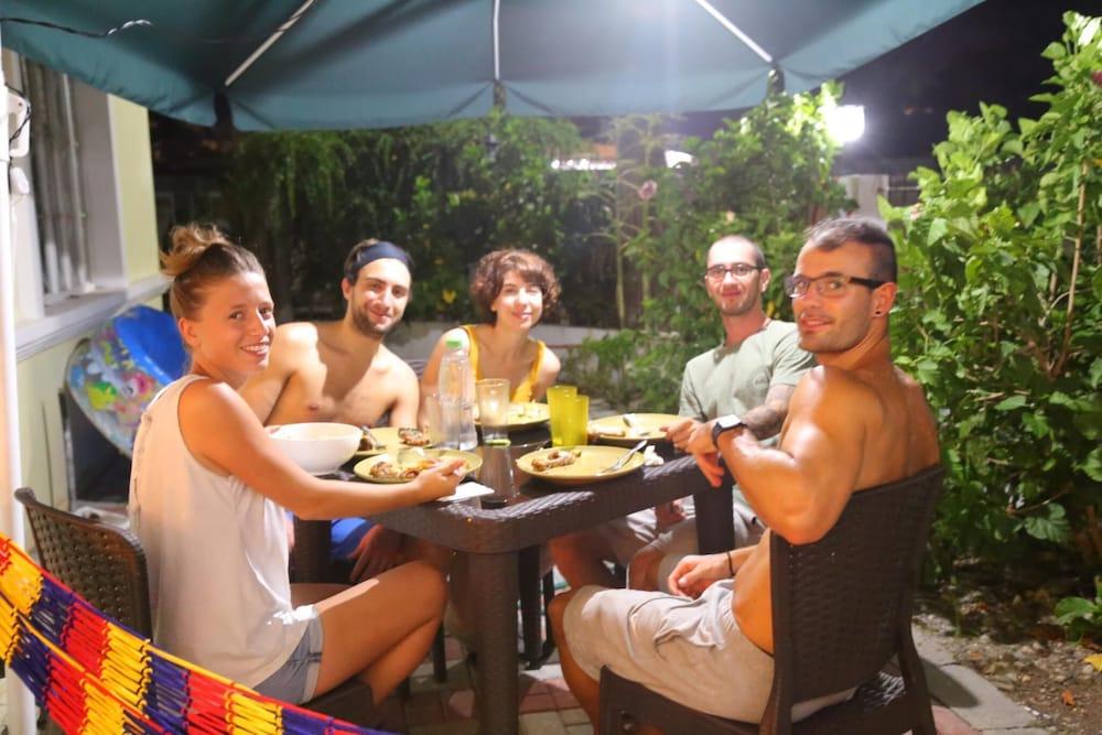 Dee Guesthouse White Sands Lapu-Lapu City Bagian luar foto