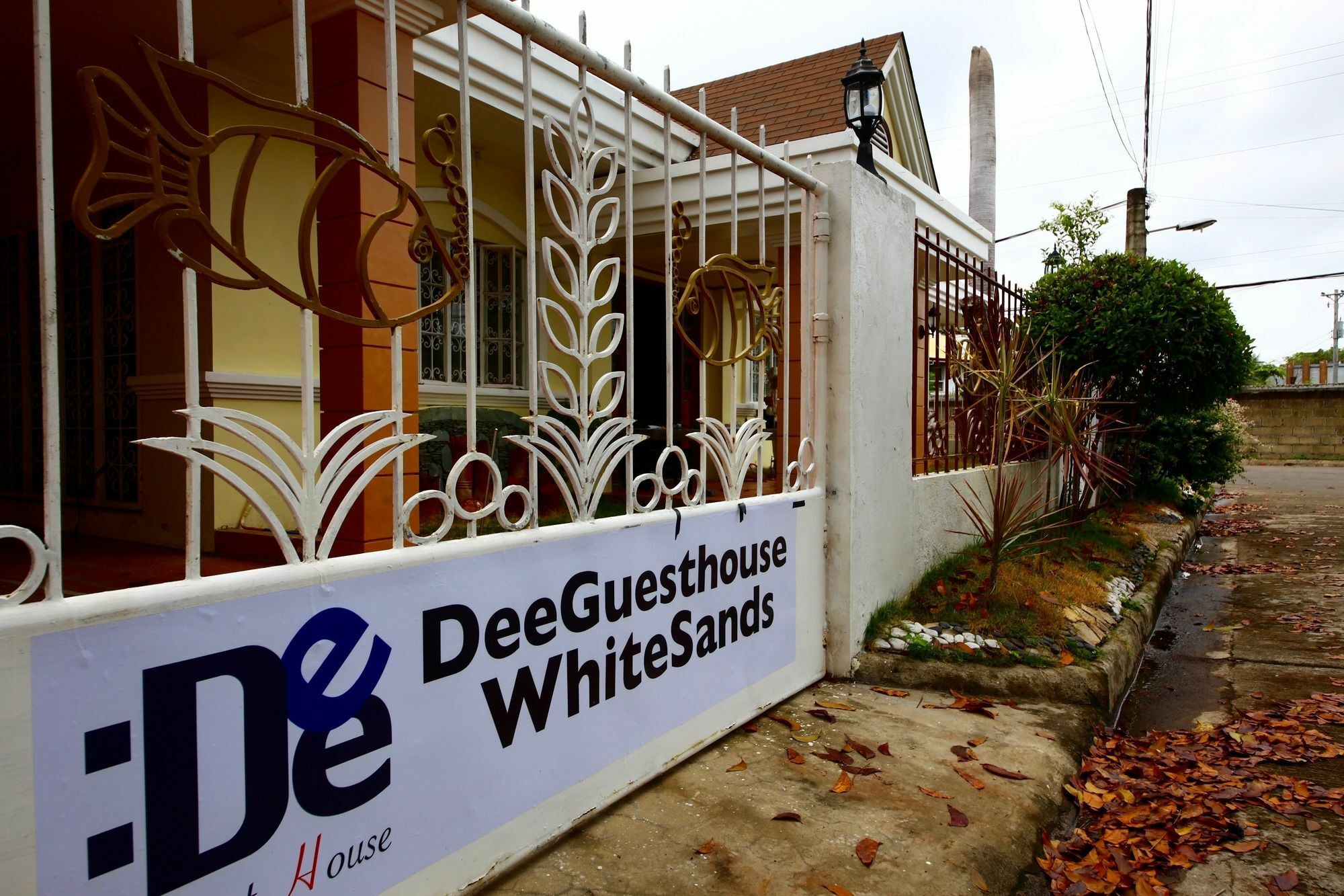 Dee Guesthouse White Sands Lapu-Lapu City Bagian luar foto